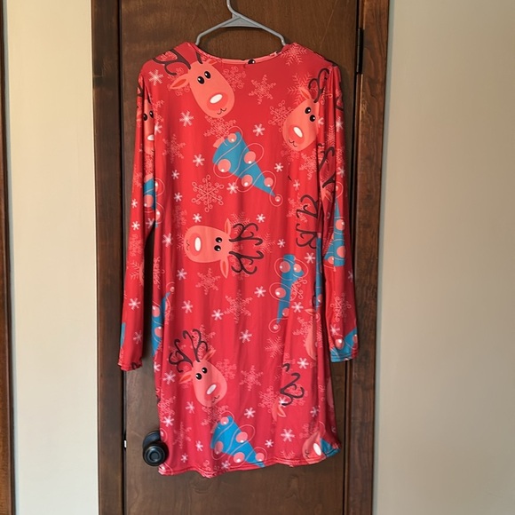 Red reindeer snowflake long sleeve Christmas dress - size large - Picture 3 of 3